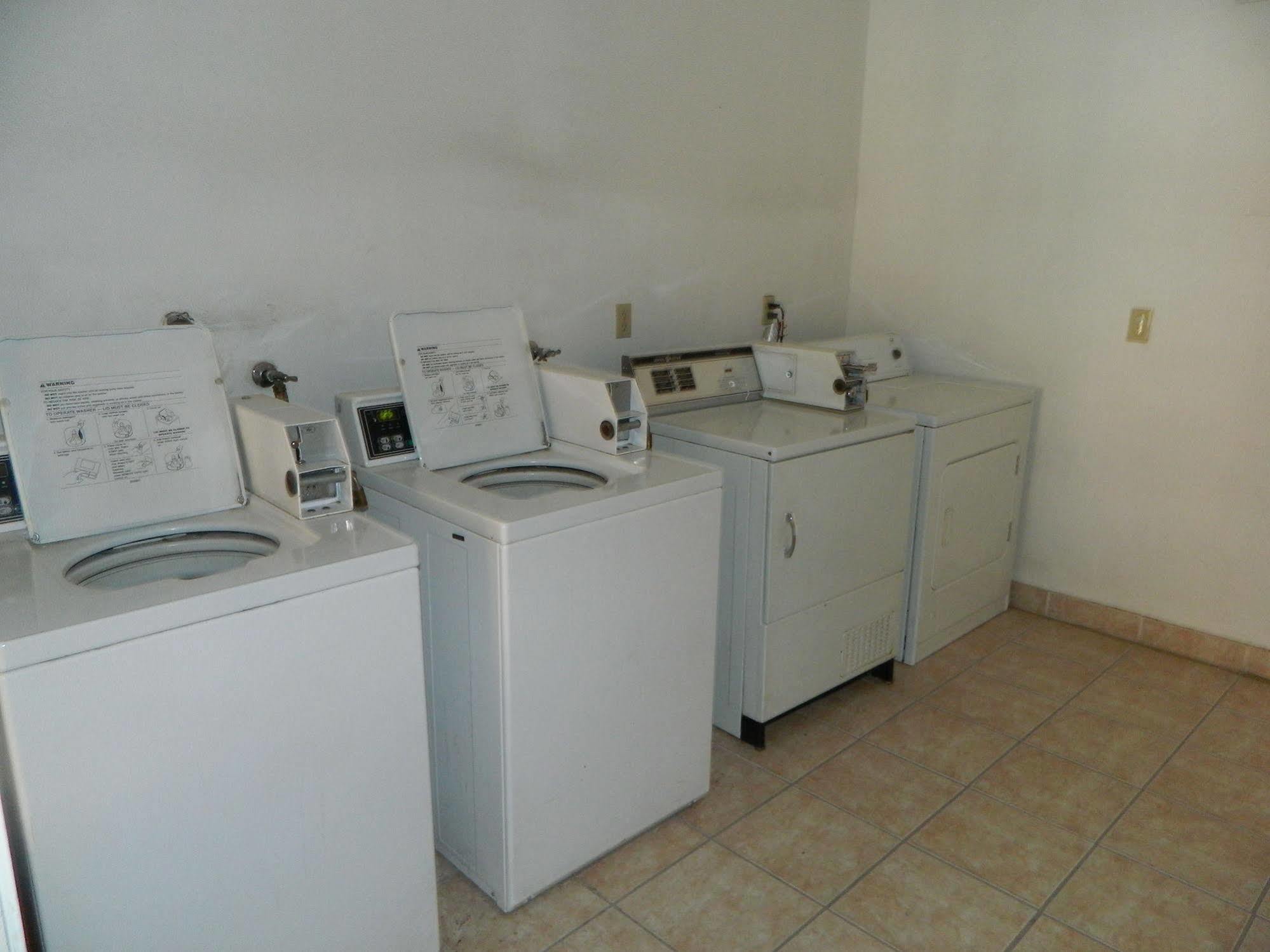 Capital Suites Blythe Luaran gambar